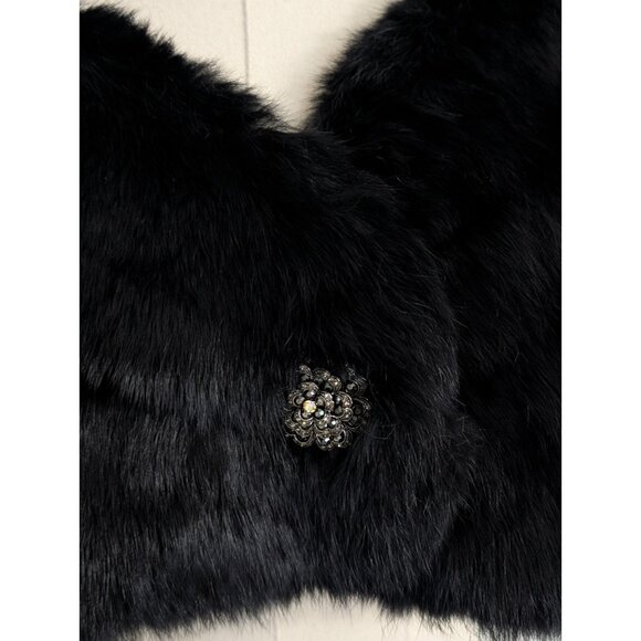 Lord and Taylor 100% Black Rabbit Fur Shrug Capelet Shawl Brooch - Picture 2 of 10
